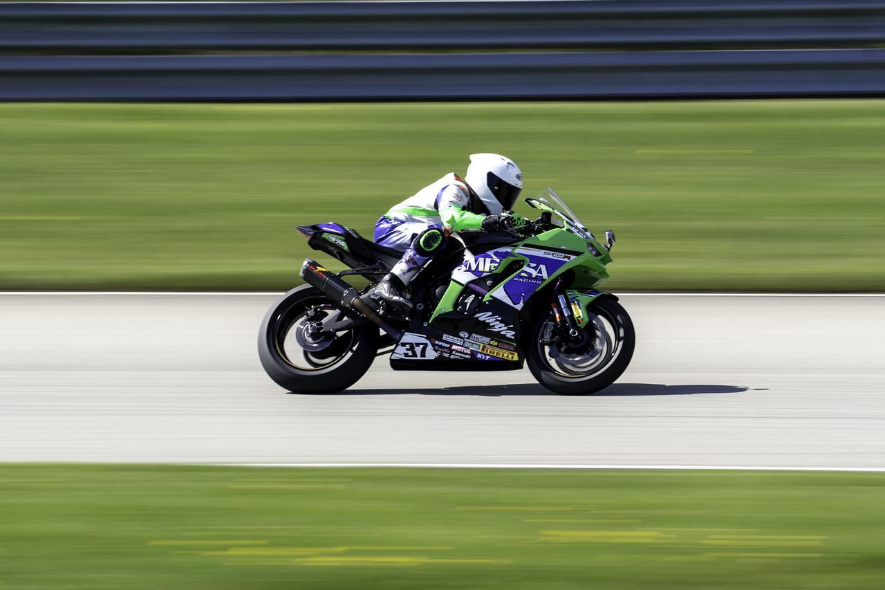 Read more about the article A Beginner’s Guide to Motorcycle Road Racing Rulebooks